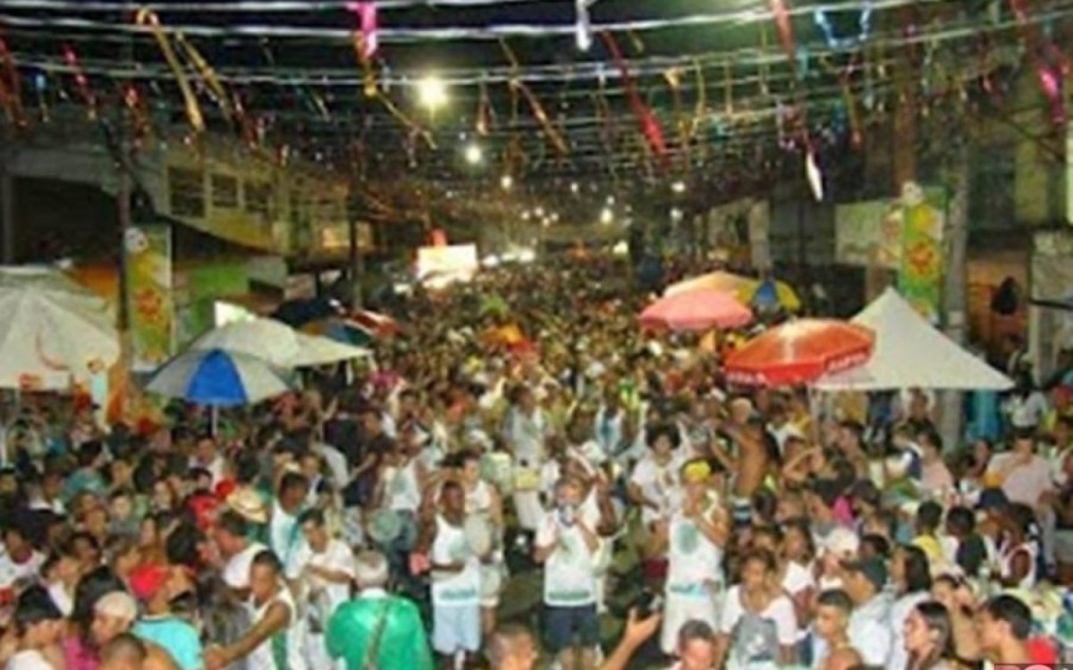 De acordo com o prefeito, procura por atendimentos na tenda da COVID-19 "explodiu" na cidade