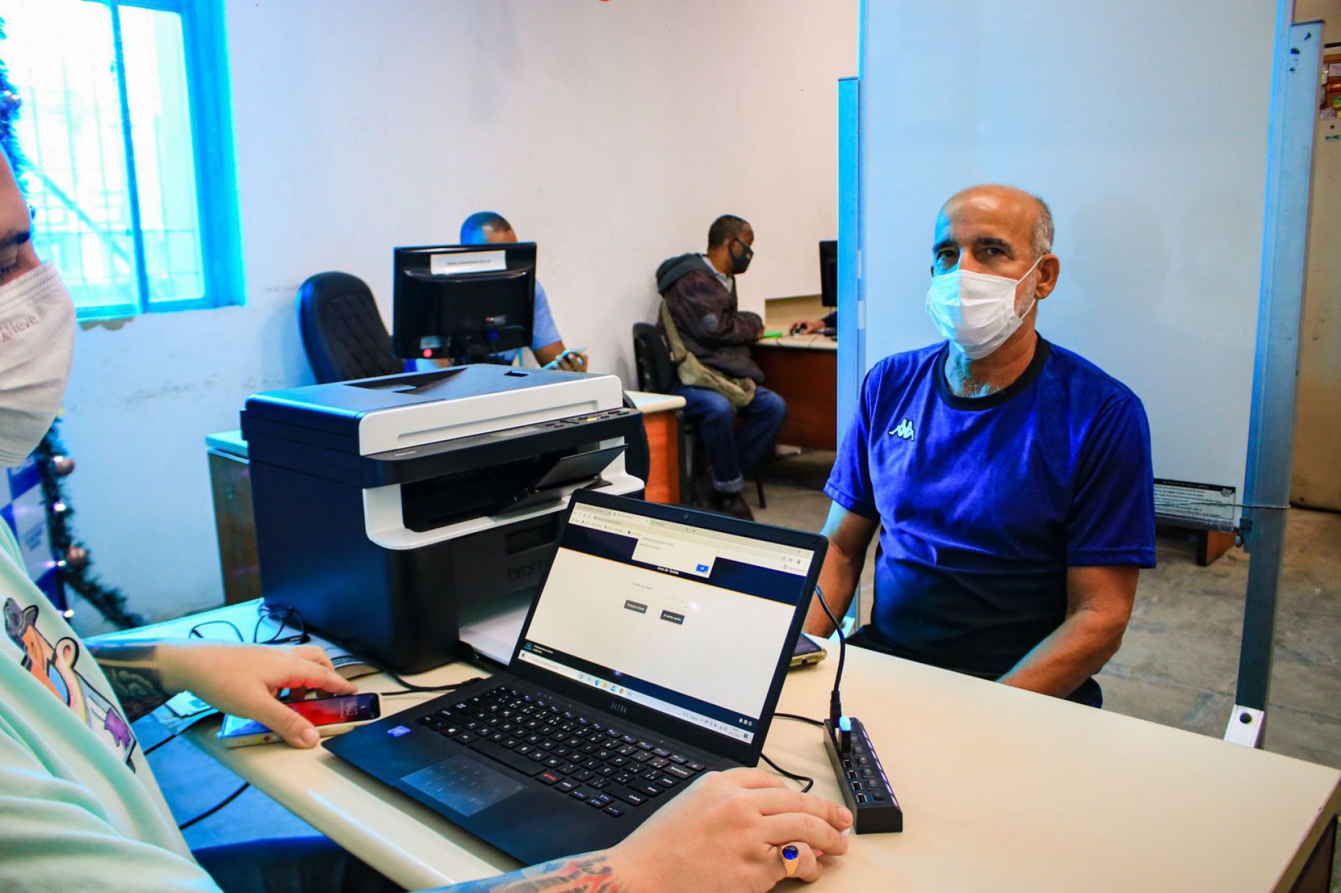 Francisco Jos&eacute; Vieira, de 60 anos, &eacute; motorista de t&aacute;xi h&aacute; 11 anos e tem ponto na Avenida Mirandela, no Centro, e ir&aacute; aderir ao aplicativo - Divulga&ccedil;&atilde;o / PMN