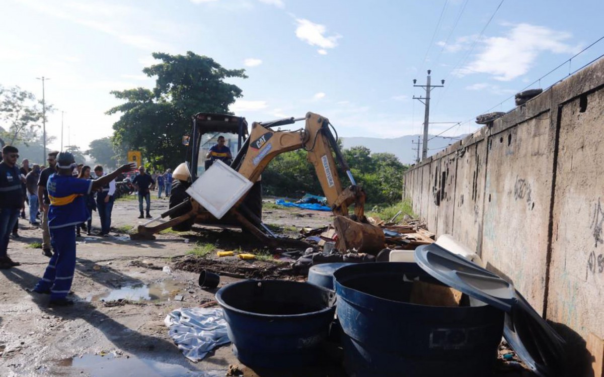 Ao todo, 17 construções irregulares foram demolidas - Divulgação