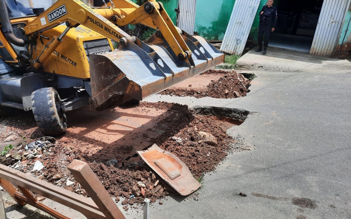 Aproximadamente 7 toneladas de materiais foram removidos