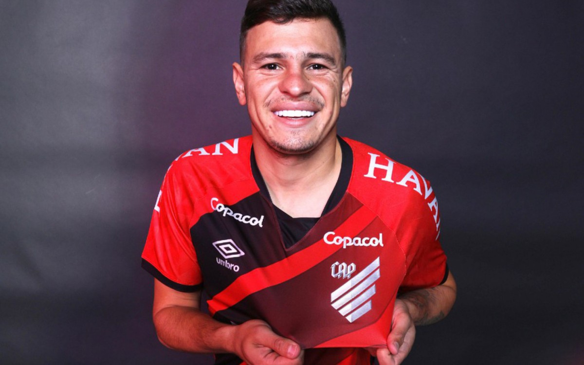 Hugo Moura ficará no Athletico-PR até o fim de 2022