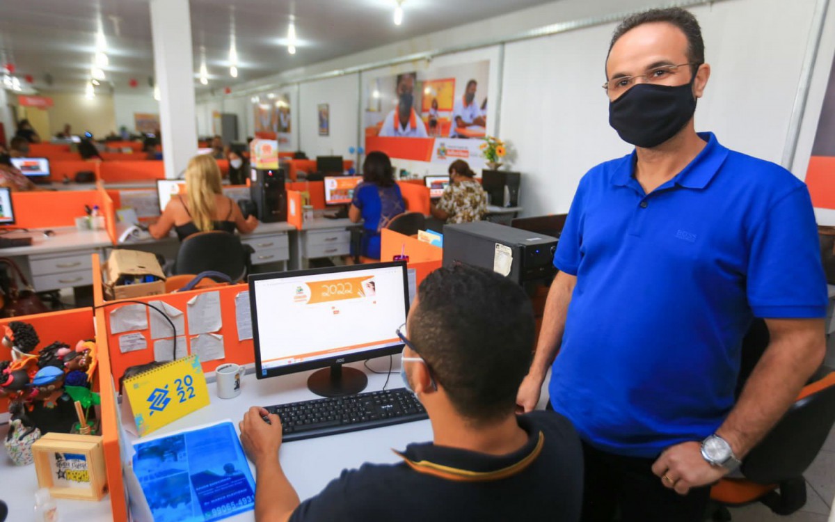 O secret&aacute;rio municipal de Educa&ccedil;&atilde;o, Denis Macedo, acompanhou a implanta&ccedil;&atilde;o do site