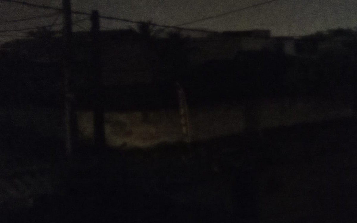 Falta de luz j&aacute; dura cerca de 16 horas
