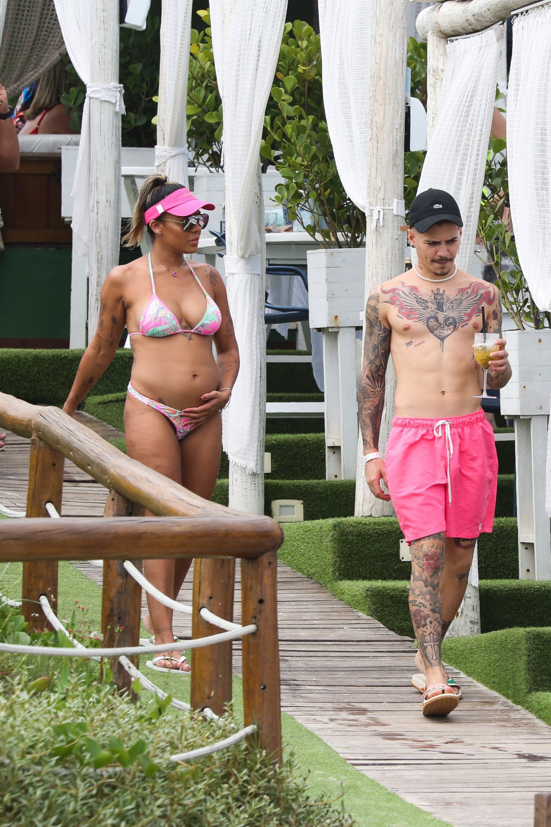 Tays Reis e Biel curtem dia de sol em praia da Zona Oeste - Dilson Silva/ AgNews