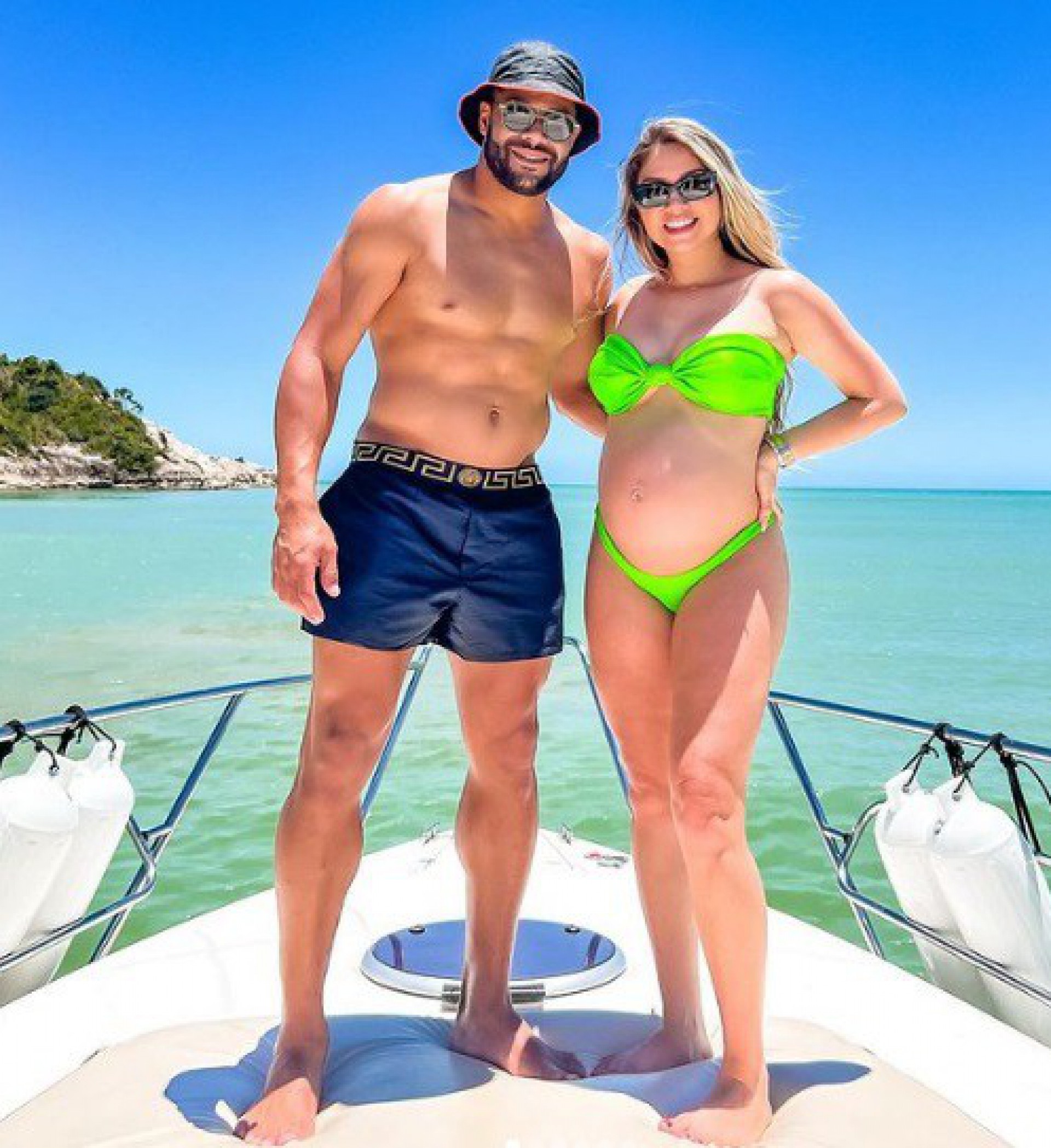 Hulk e Camila Ângelo em Trancoso, na Bahia - Reprodução Internet