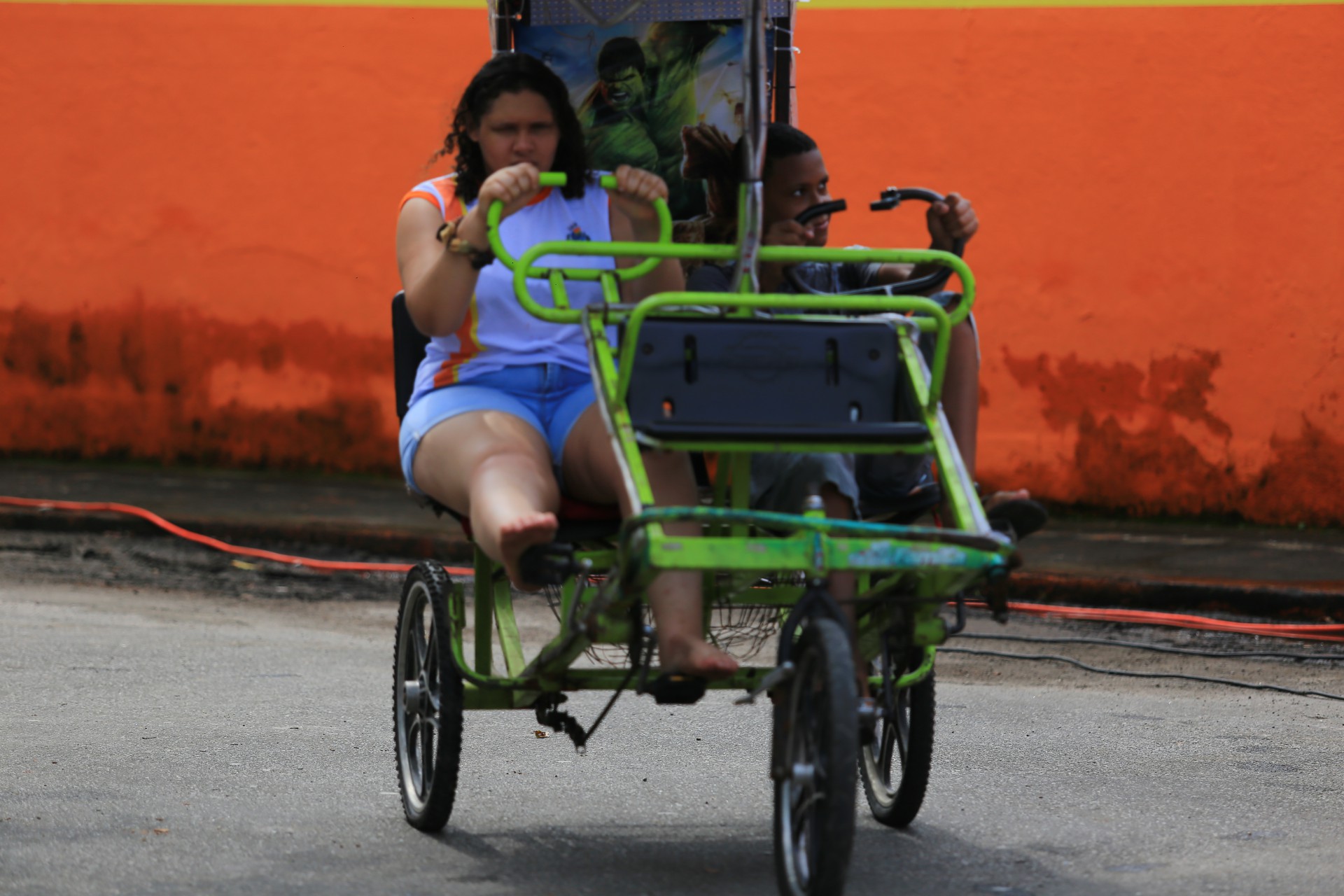 Nath&aacute;lia Vit&oacute;ria andou pela primeira vez de bicicleta e est&aacute; entusiasmada para outras oportunidades - Rafael Barreto / PMBR