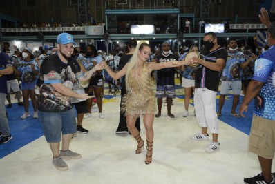 Ex-BBB Gabi Martins é apresentada como musa da Vila Isabel: 'Pronta para arrasar'