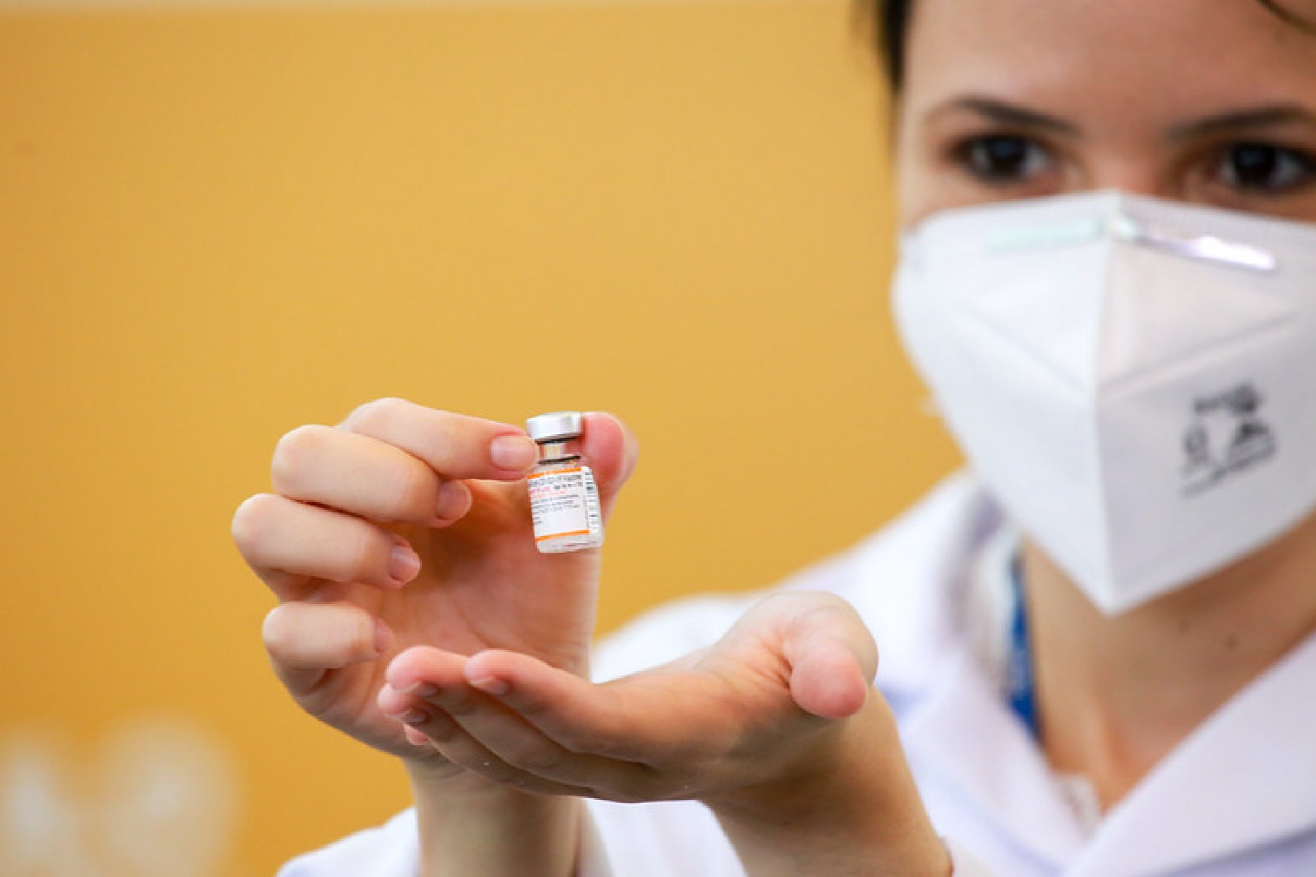 Crianças recebem dose do imunizante pediátrico da Pfizer contra a Covid - Divulgação