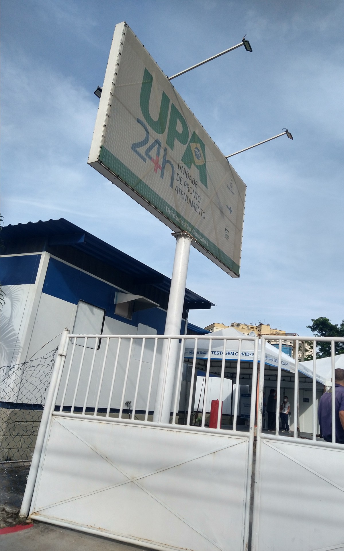 A testagem nos polos, com testes rápidos de antígeno, é direcionada a pessoas com sintomas leves e que tiveram contato próximo com pessoas que testaram positivo entre quatro a cinco dias - Divulgação