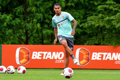 Zagueiro do Fluminense passa por cirurgia no joelho direito