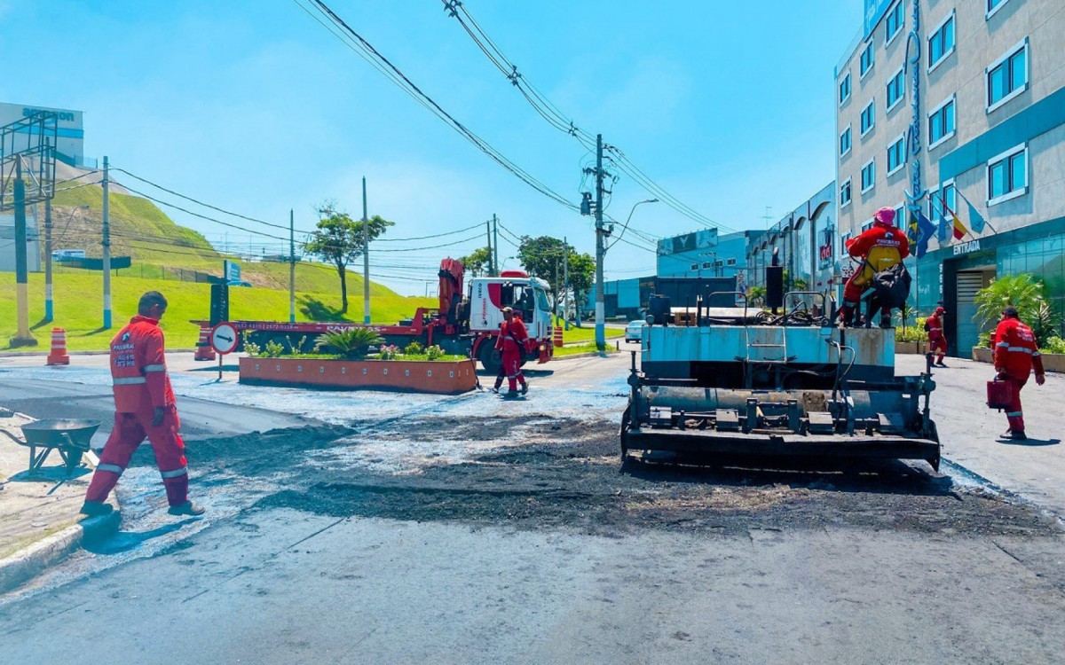 Agentes da Semob trabalharam na Estrada S&atilde;o Jo&atilde;o Caxias