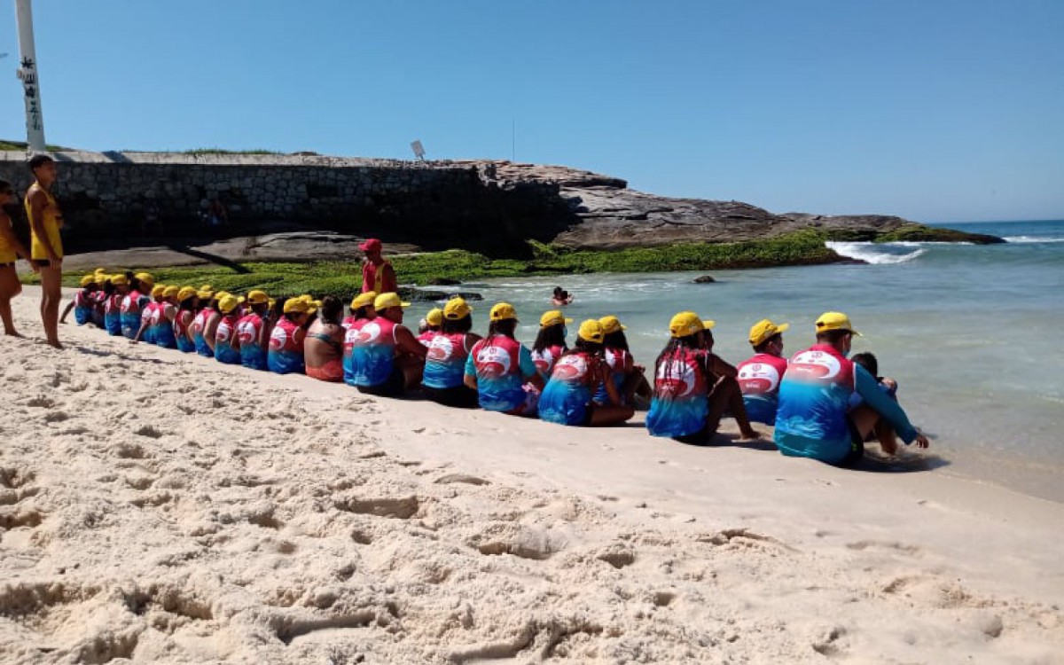 Alunos s do Projeto Botinho em Saquarema