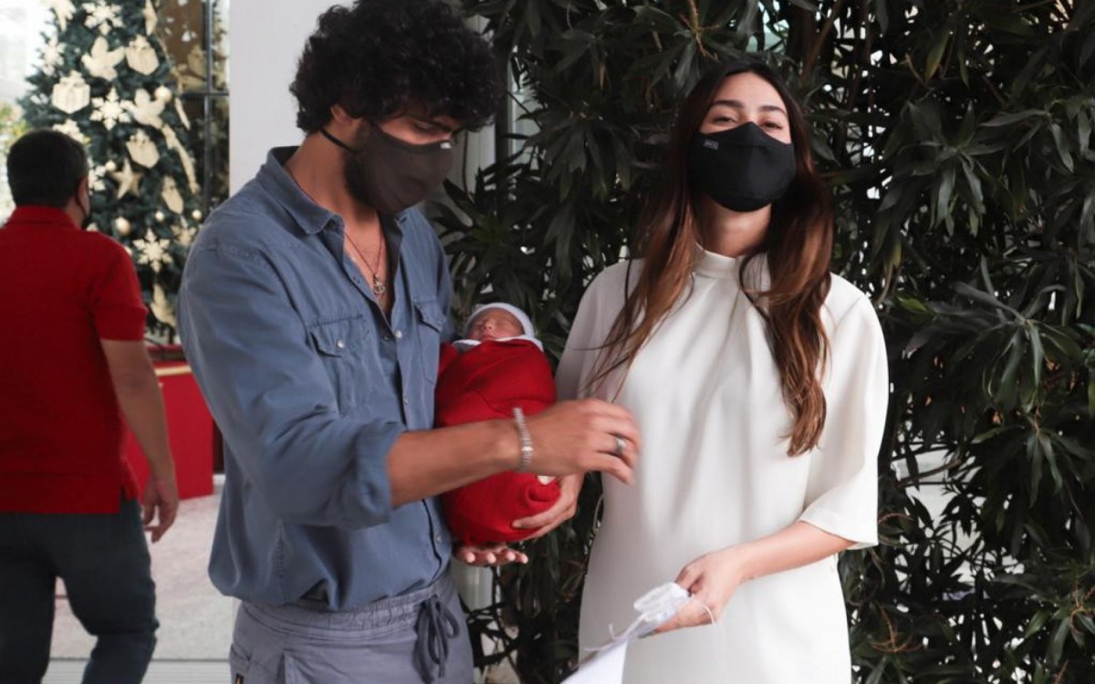 Thaila Ayala com o filho, Francisco e o marido, Renato Goés - Reprodução