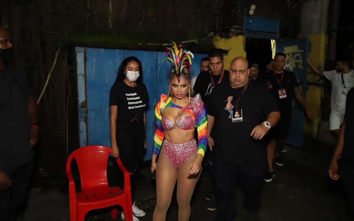 Lexa se apresenta no bloco 'Sai, H&eacute;tero', na quadra da Unidos da Tijuca, na Zona Norte do Rio