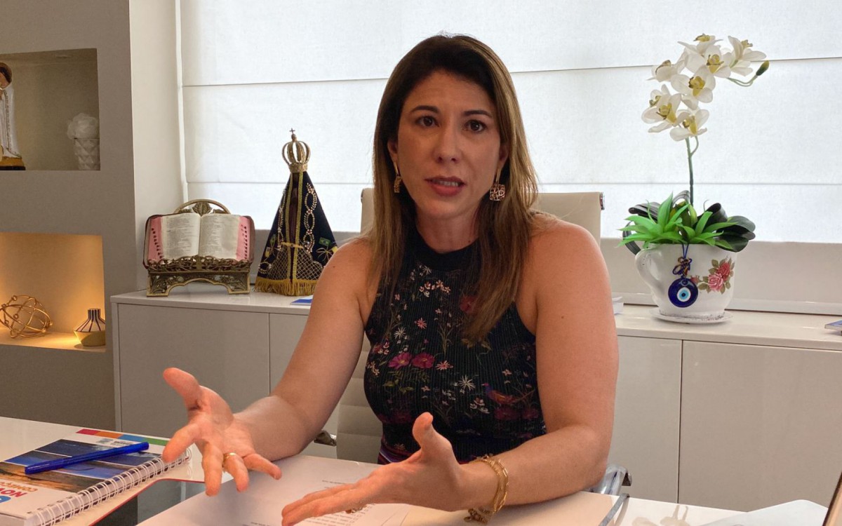 Prefeita Manoela Peres não comento o assunto. A dúvida é se ela está sabendo da lambança. Mas o que é pior? Saber ou não saber?