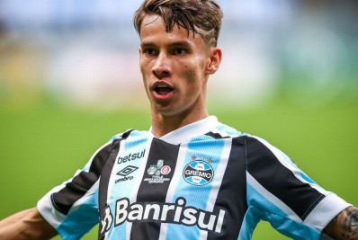 Vasco faz sondagem por atacante do Grêmio