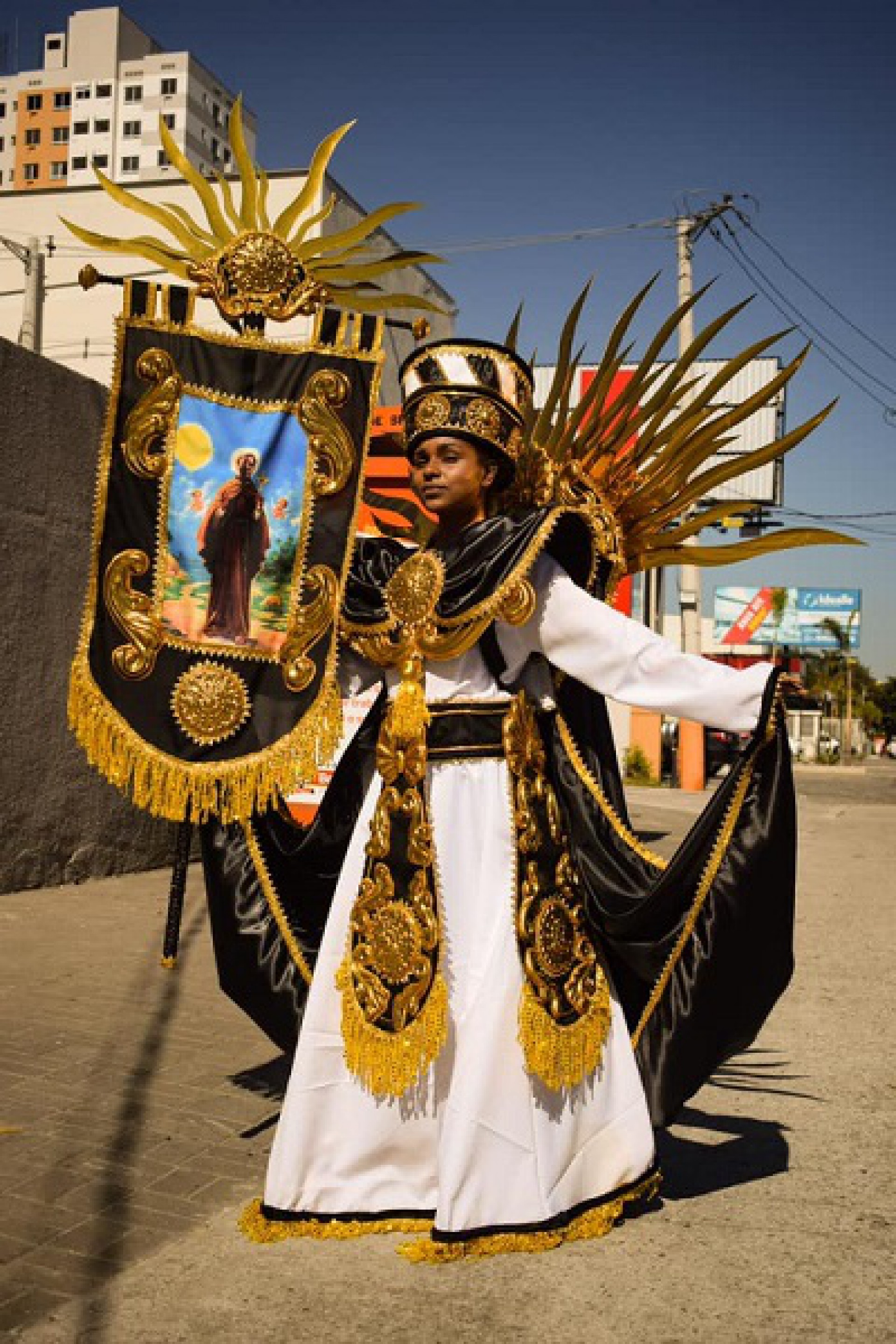 Mais uma das lindas fantasias da Inocentes de Belford Roxo - Divulga&ccedil;&atilde;o