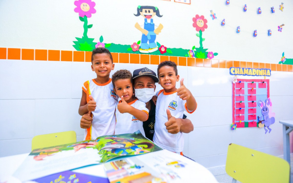 Augusto Santos de Oliveira ficou feliz em poder matricular Alexandre Gabriel, Phellipe Lorenzo e Matheus Henrique