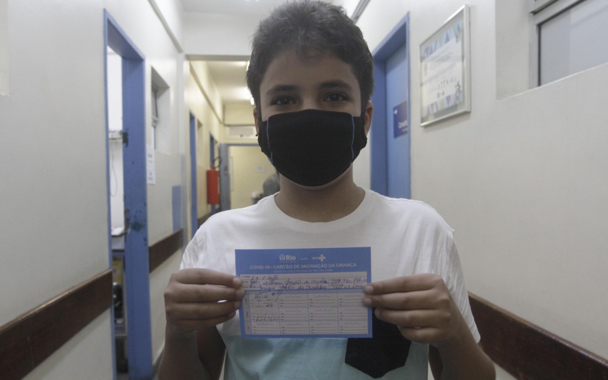  João Matheus recebeu a primeira dose e disse que já sabia da importância da vacinação