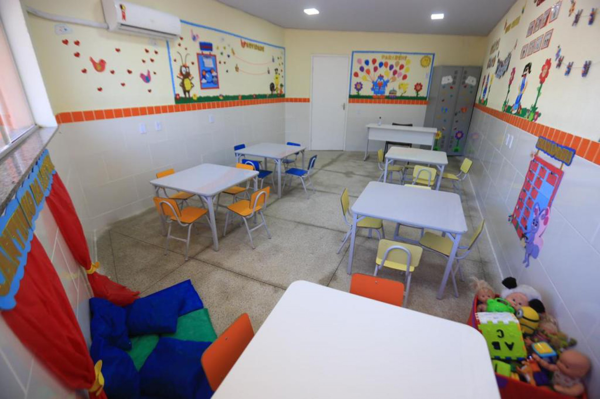A creche Alvaro Cardoso tem seis salas, ber&ccedil;&aacute;rio, frald&aacute;rio, banheiros, refeit&oacute;rio e uma &aacute;rea para as brincadeiras das crian&ccedil;as - Rafael Barreto / PMBR