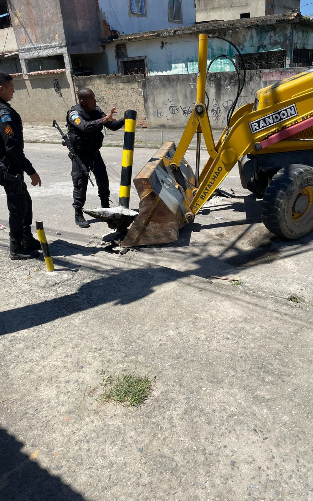 O objetivo da a&ccedil;&atilde;o &eacute; trazer de volta o direito de ir e vir da popula&ccedil;&atilde;o local