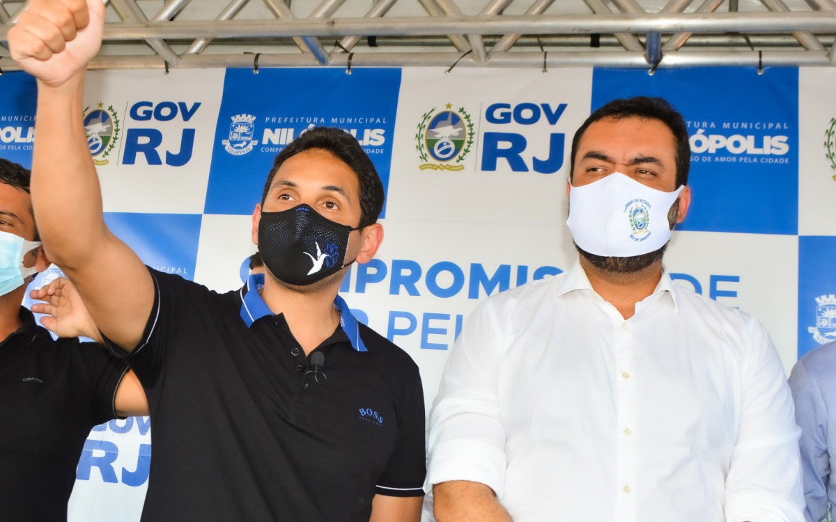 O prefeito Abra&atilde;ozinho ao lado do governador Cl&aacute;udio Castro