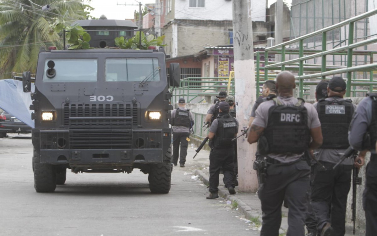 Mais De Mil Policiais Realizam Operação No Jacarezinho Rio De Janeiro O Dia