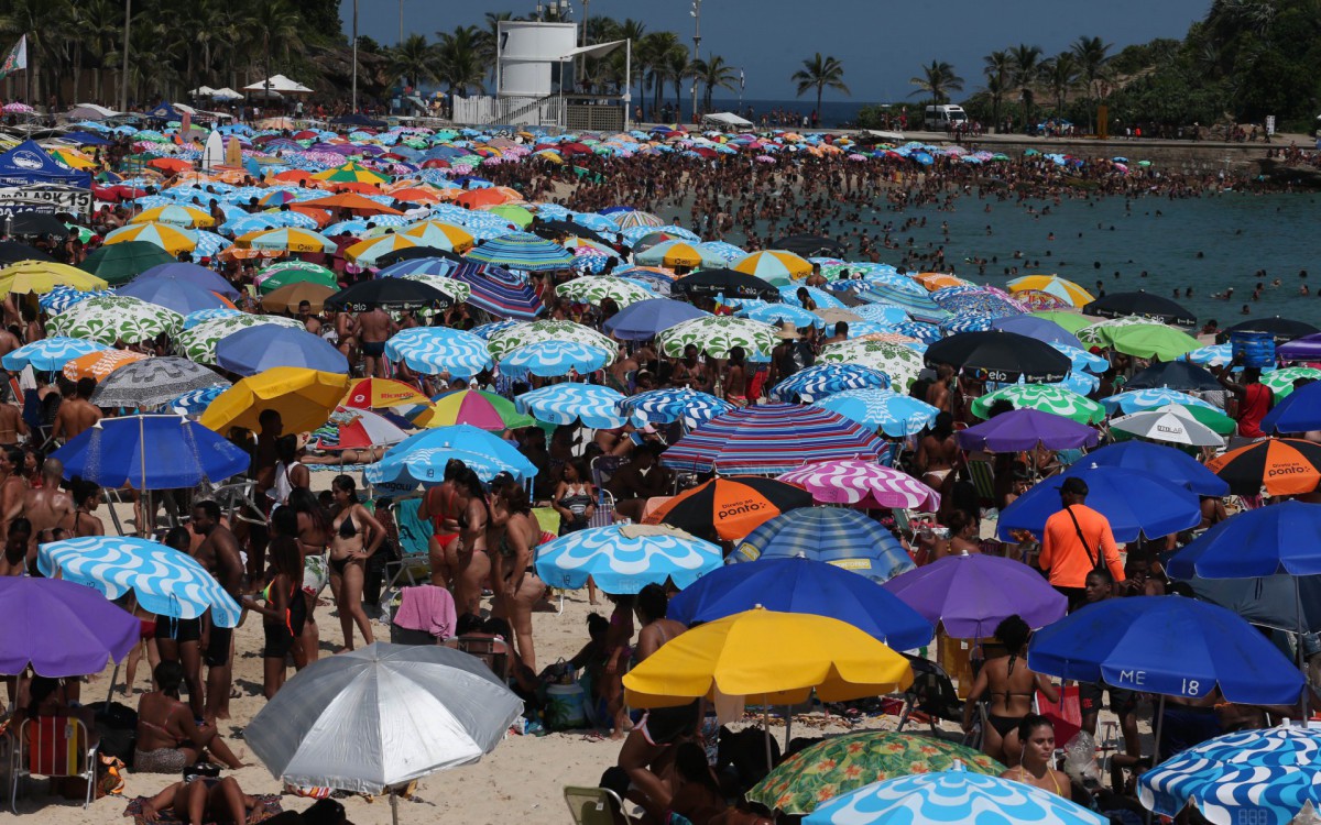 Rio,20/01/2022,ARPOADOR,movimentacao na praia do Arpoador. Na foto, praia lotada.Foto: Cleber Mendes/Agência O Dia