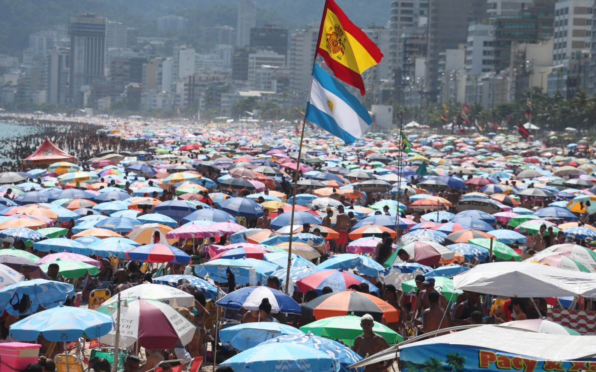 Rio,20/01/2022,ARPOADOR,movimentacao na praia do Arpoador. Na foto, praia lotada.Foto: Cleber Mendes/Agência O Dia
