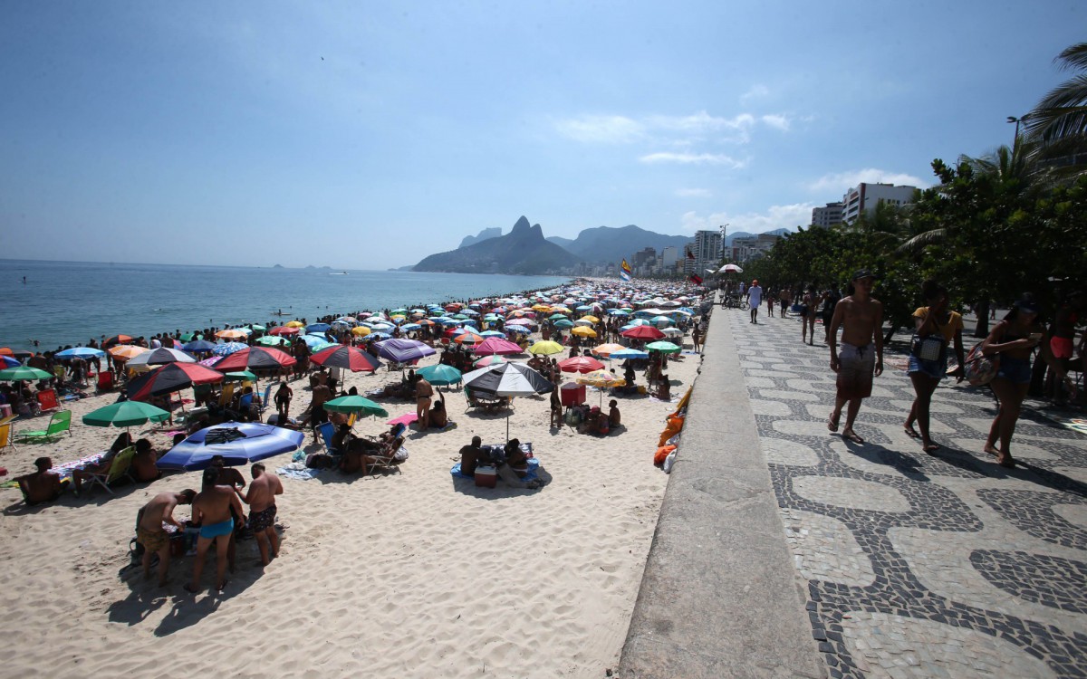 Rio,20/01/2022,ARPOADOR,movimentacao na praia do Arpoador. Na foto, praia lotada.Foto: Cleber Mendes/Agência O Dia
