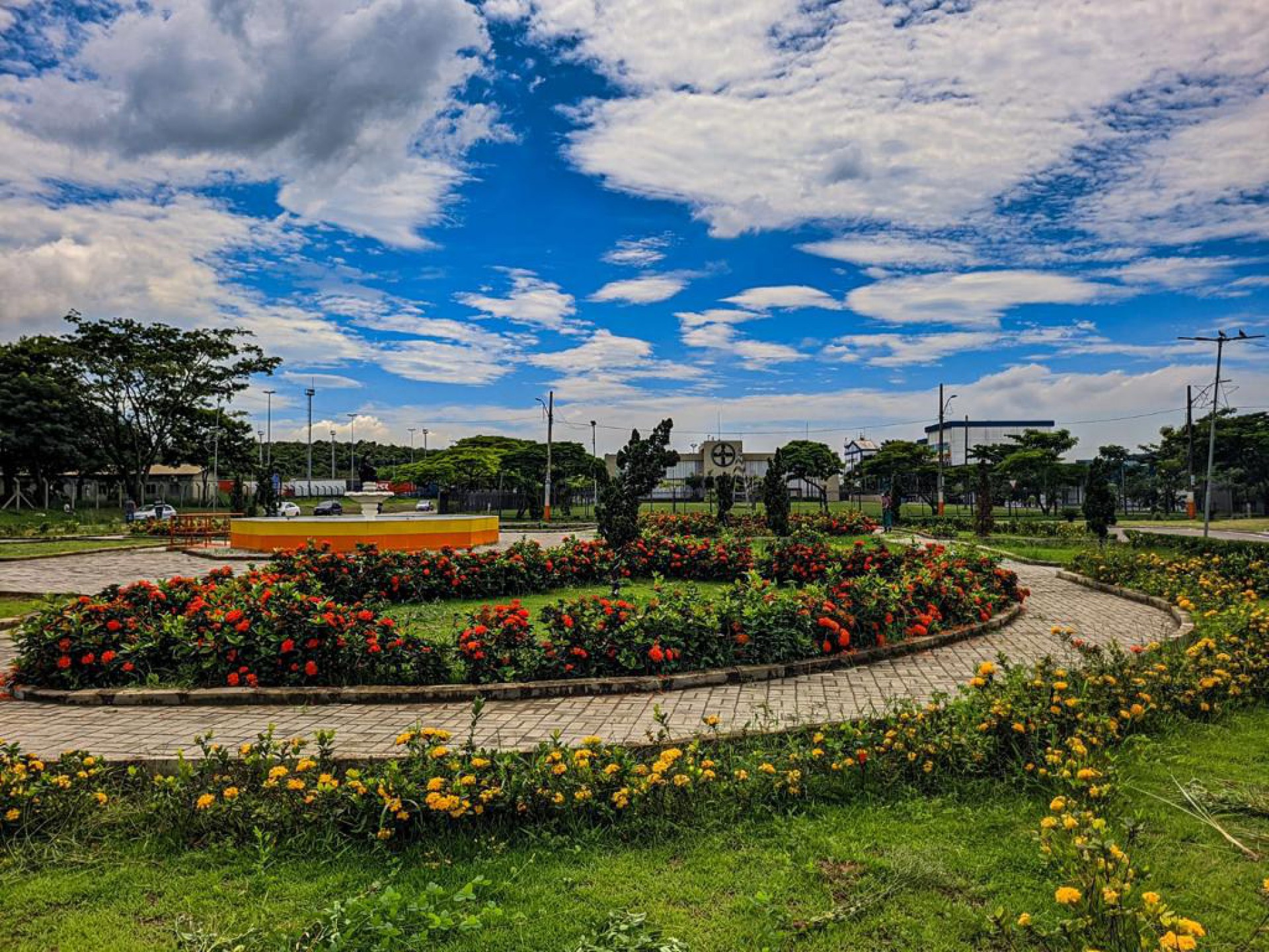 A rotat&oacute;ria da Bayer passa constantemente por manuten&ccedil;&atilde;o e embelezamento - Rafael Barreto / PMBR