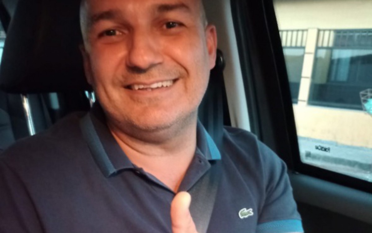 Fabio do Pastel não consegue ficar parado em casa descansando, a forma que encontrou de trabalhar é dentro do carro