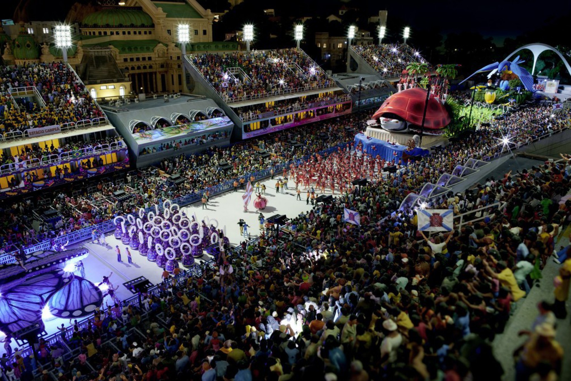 Carnaval é adiado para abril - Reprodução