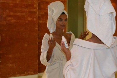 Dias quentes: pele negra precisa de cuidados