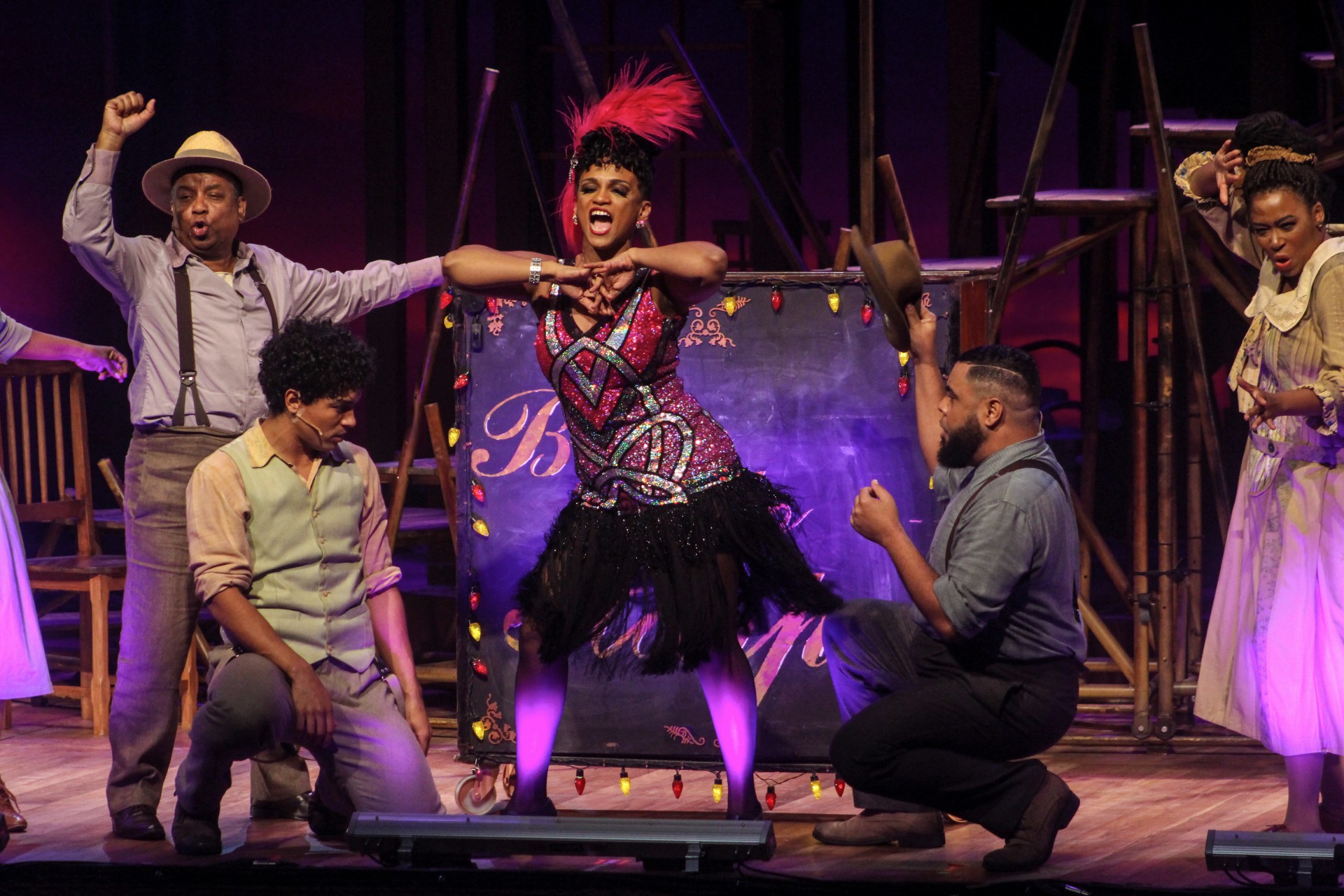 Trecho do musical 'A Cor Púrpura', adaptado no Brasil por Artur Xexéo - Rafael Nogueira