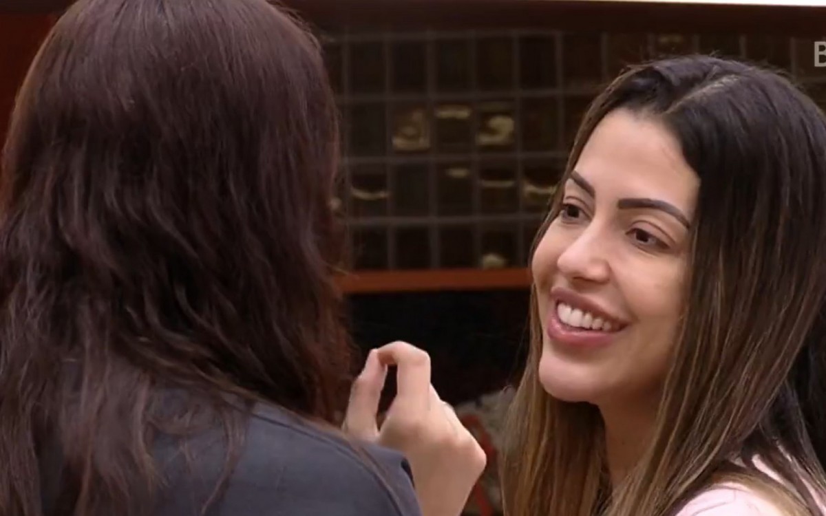 Laís e Eslovênia revelam interesse por brothers   - Reprodução da TV Globo