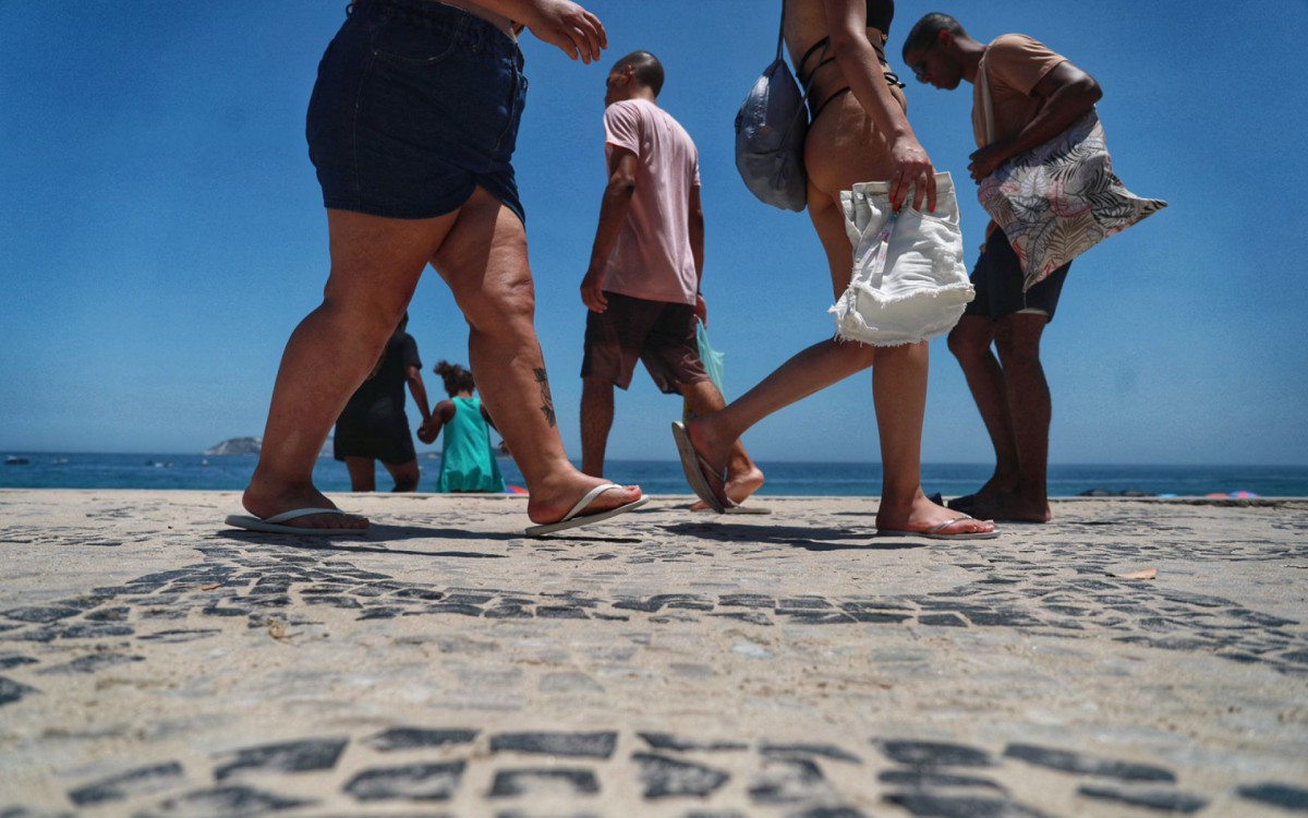RIO -22/01/2022  - MOVIMENTA&Ccedil;&Atilde;O D PRAIA do  Arpoador NA ZONA Sul do Rio de Janeiro neste s&aacute;bado(22). FOTO : Luciola Villela/Agencia O Dia
