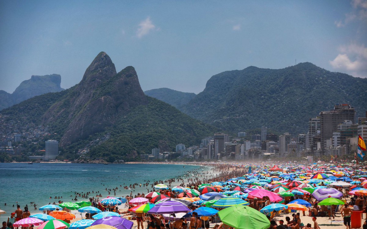 RIO -22/01/2022  - MOVIMENTA&Ccedil;&Atilde;O D PRAIA do  Arpoador NA ZONA Sul do Rio de Janeiro neste s&aacute;bado(22). FOTO : Luciola Villela/Agencia O Dia