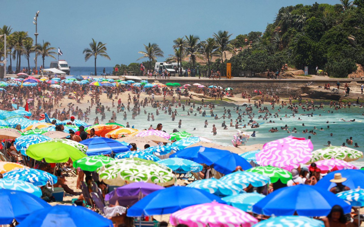 RIO -22/01/2022  - MOVIMENTA&Ccedil;&Atilde;O D PRAIA do  Arpoador NA ZONA Sul do Rio de Janeiro neste s&aacute;bado(22). FOTO : Luciola Villela/Agencia O Dia