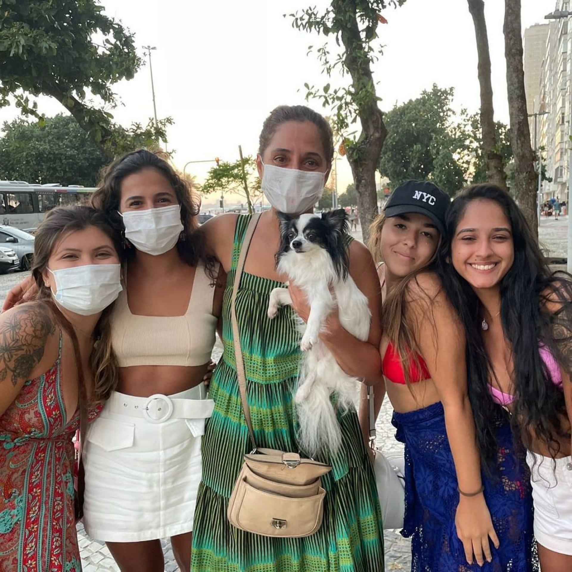 Camila Pitanga encontra sua cachorrinha - reprodução do instagram