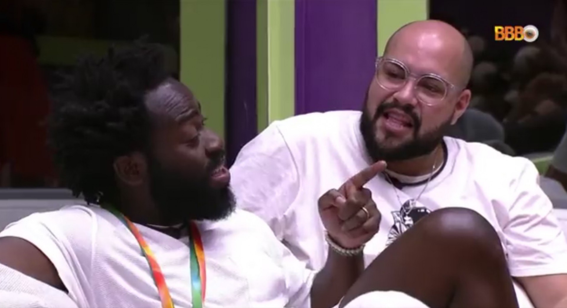 Douglas Silva e Tiago Abravanel - Reprodução/Globo