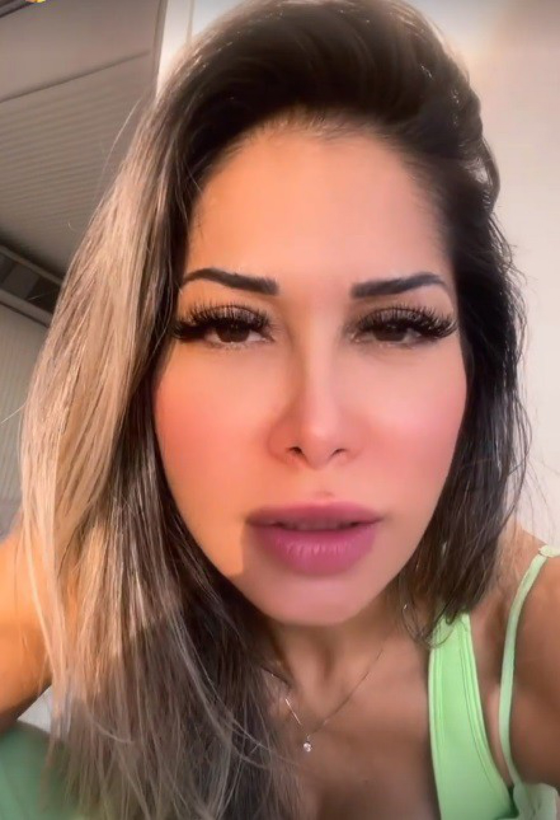 Maíra Cardi - reprodução de vídeo