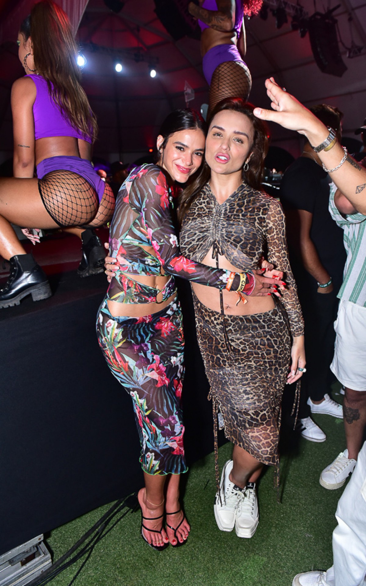 Bruna Marquezine e Rafa Kalimann