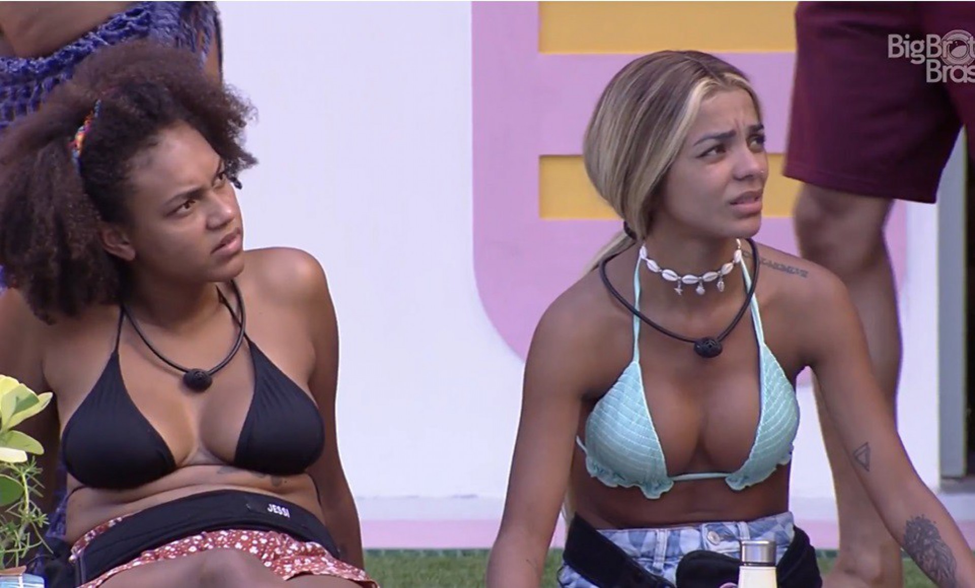 Brunna Gonçalves explica Jogo d Discórdia para Pedro Scooby - reprodução da TV Globo