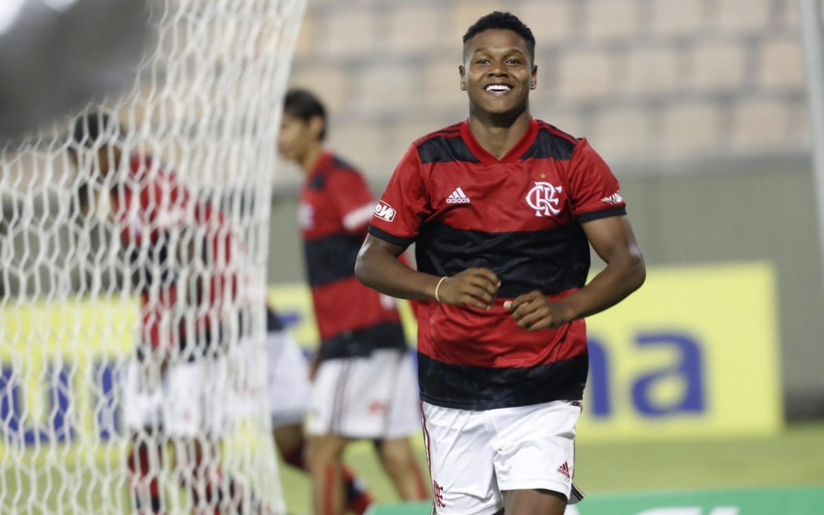 Joia da base do Flamengo, Matheus França se destacou nas nas poucas partidas que fez na Copinha 2022