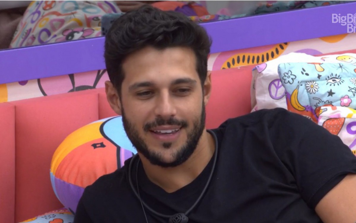 Eslovênia conversa com Rodrigo, Laís e Maria - reprodução da TV Globo