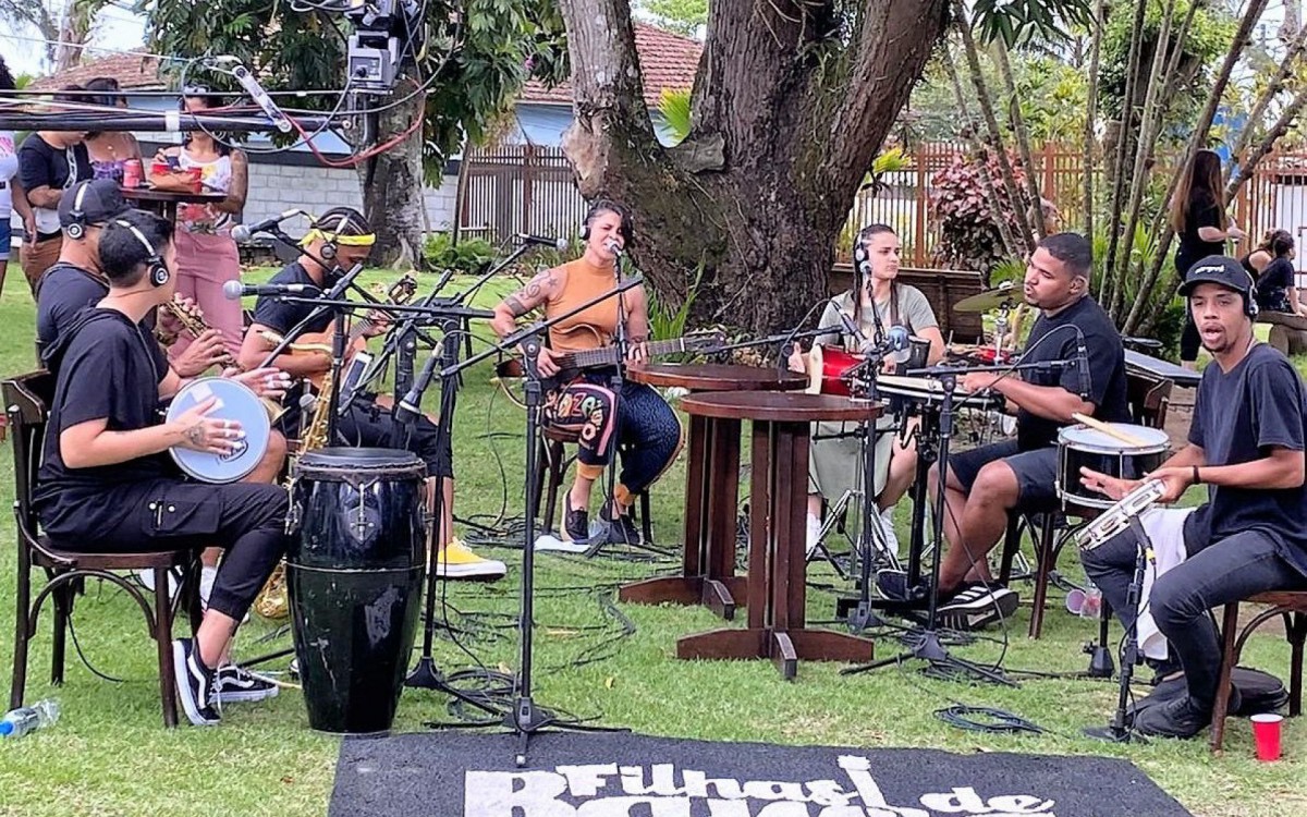 Os shows serão exibidos pelo Facebook da Prefeitura de Rio das Ostras. O show das Filhas de Bamba será transmitido também pelo canal oficial do grupo, no YouTube