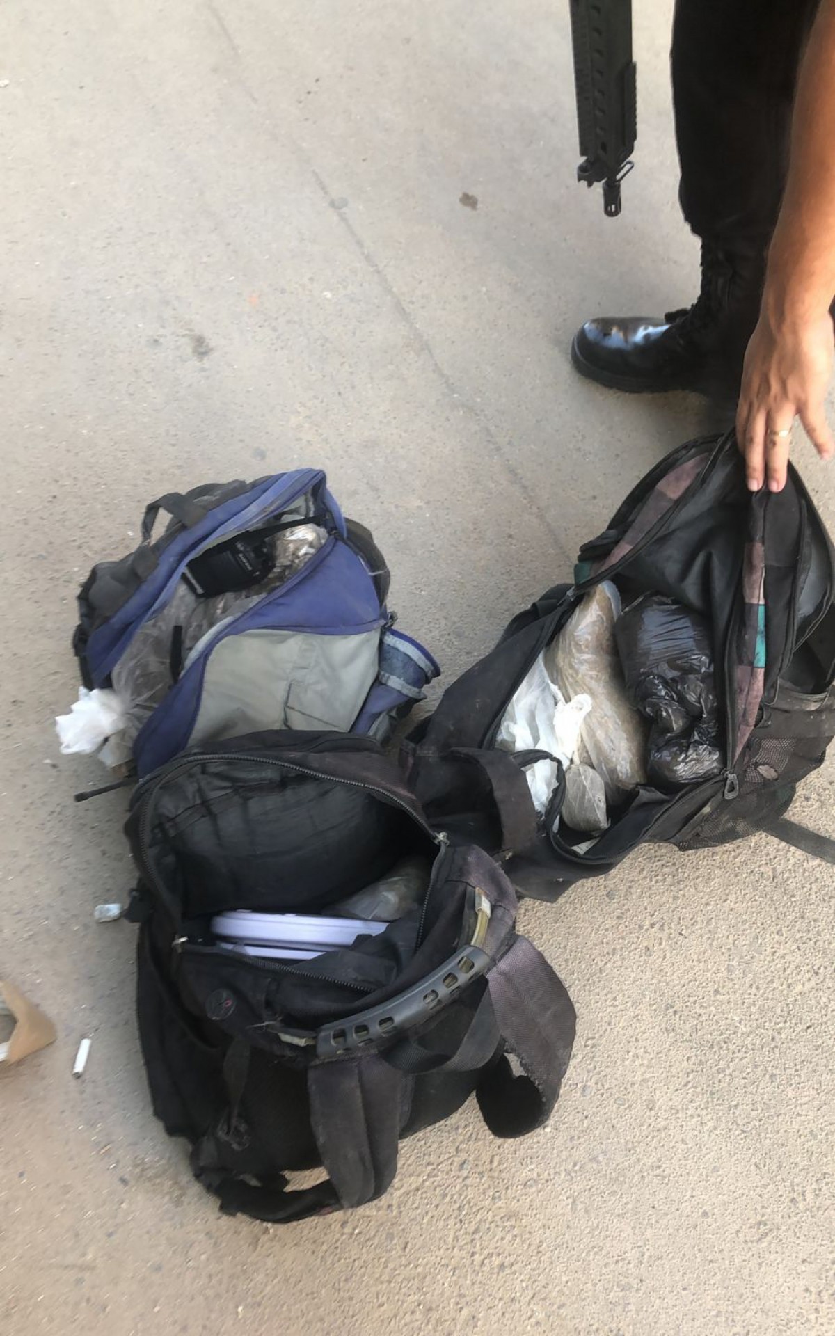 Policiais apreenderam grande quantidade de drogas na a&ccedil;&atilde;o