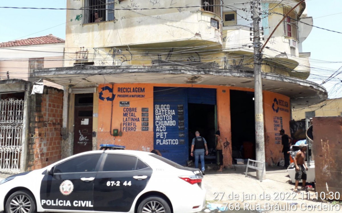 Material estava em ferros-velhos e distribuidoras no Jacarezinho