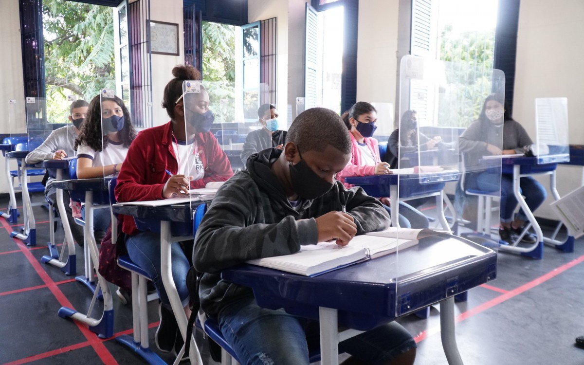 Aulas devem voltar a ter ano em regime presencial a partir de fevereiro                  